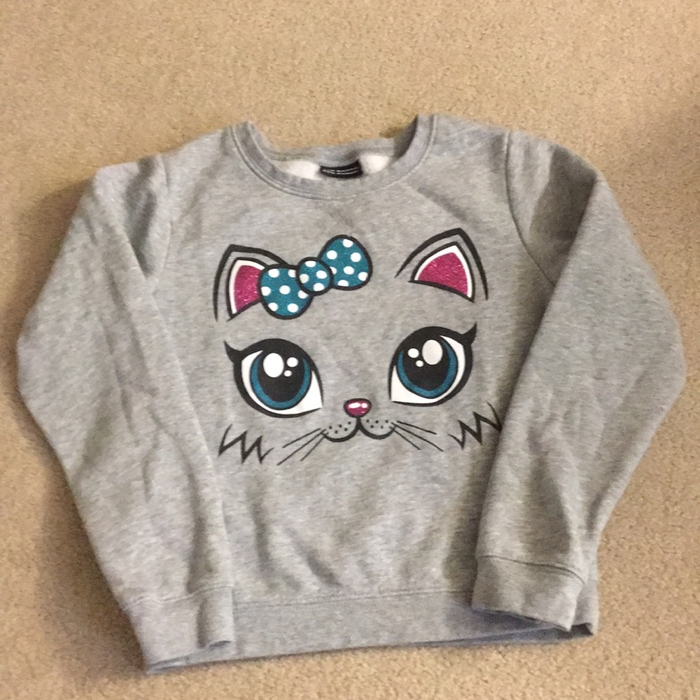 Girls gray sweatshirt